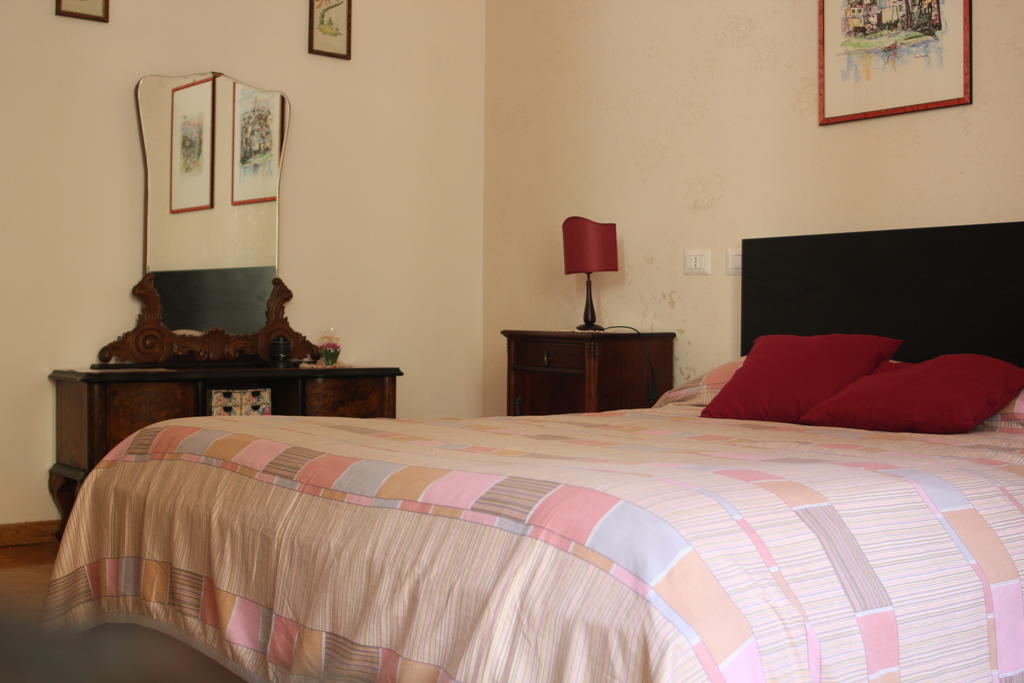 Rome Charming House Bed & Breakfast Room photo
